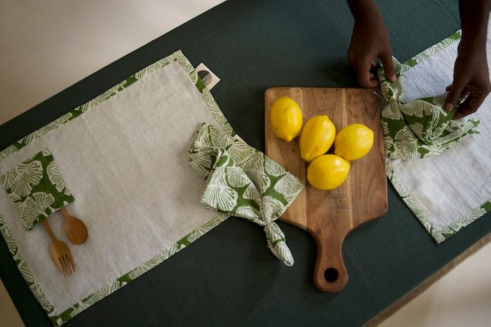 Linen Placemat Set with a cutlery Pocket in Morel - Terra