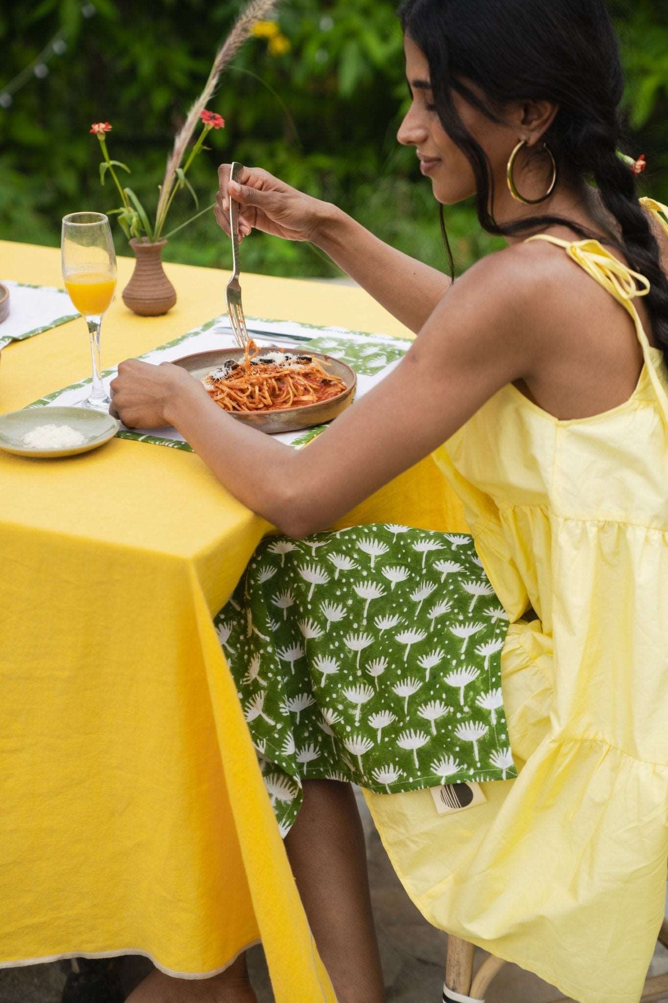 Linen Placemat Set with a cutlery Pocket in Dahlia - Terra