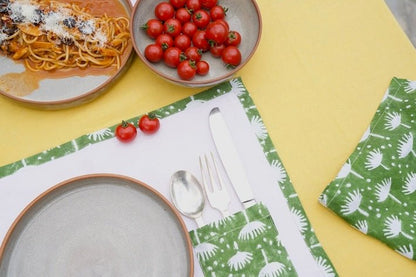 Linen Placemat Set with a cutlery Pocket in Dahlia - Terra